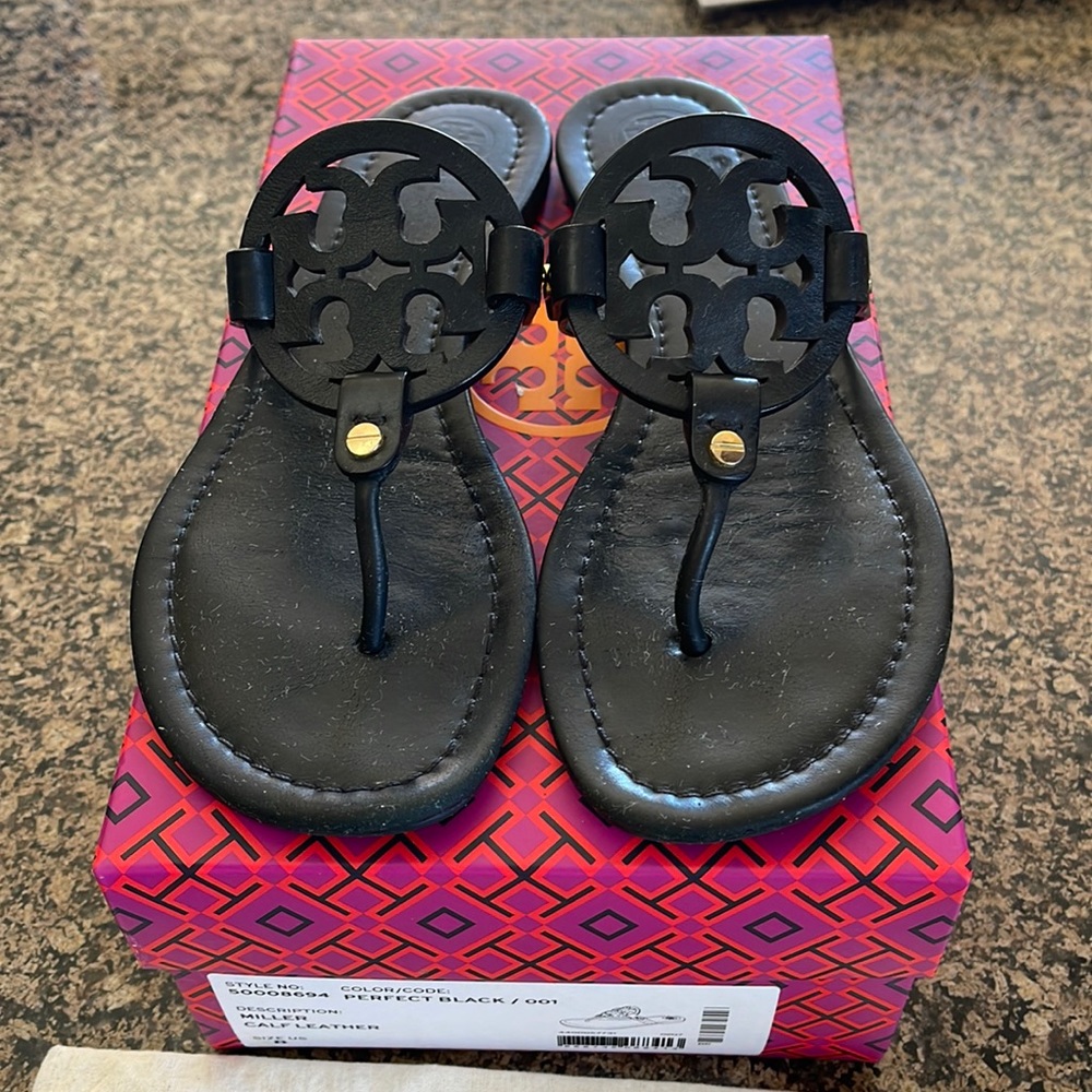 Black Tory Burch Millers know with box and bag size 8